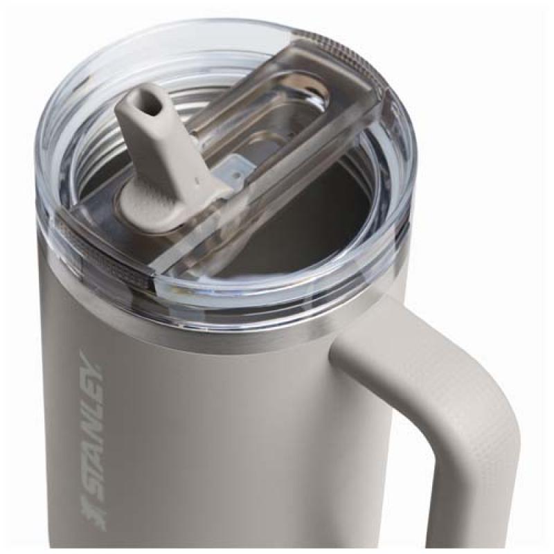Vaso Stanley Quencher® ProTour 1180 ml de acero inoxidable reciclado aislado con pajita abatible
