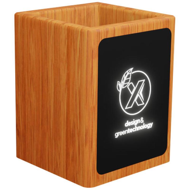 Soporte para lápices de madera con logotipo retroiluminado y doble salida USB "SCX.design O12"